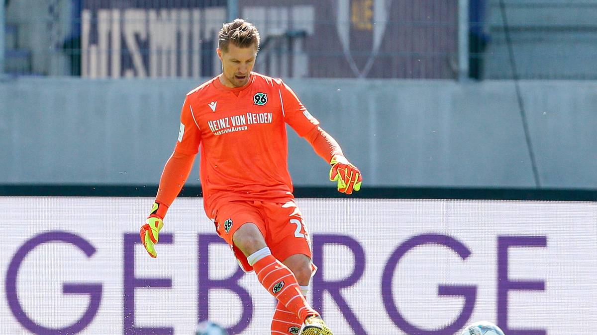 PLATZ 33: Michael Ratajczak (Hannover 96): Weisse Westen: 0 - Gegentore: 2