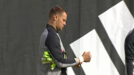 Der Torwart des FC Bayern hat offenbar nicht vor, den Altersrekord zu brechen. Er sprach jetzt darüber, wie lange er noch spielen will.