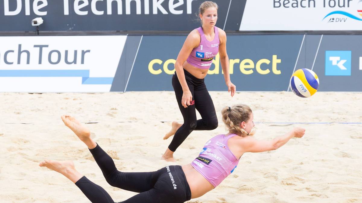 LENA UND SARAH OVERLÄNDER: Bei den Deutschen Meisterschaften 2019 sorgten die Zwillinge für eine dicke Überraschung, als sie Laura Ludwig/Maggie Kozuch besiegten, sich am Ende über Platz 9 freuten. Was sie mitbringen: blindes Verständnis und einen guten Aufschlag. Dazu verwirren die Overländers ihre Gegnerinnen gern und bewusst durch Seitenwechsel in der Annahme