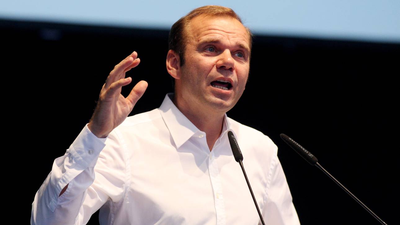 Hoffmann zweifelt an Lizenz für HSV