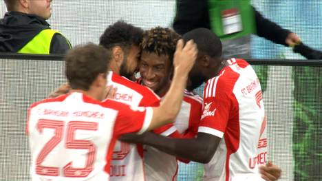 Leroy Sané spielt bei Bayerns Gala gegen chancenlose Freiburger einmal mehr groß auf. Für den spektakulären Startschuss des Münchner Abends sorgt aber Kingsley Coman, der über sich selbst schmunzeln muss.