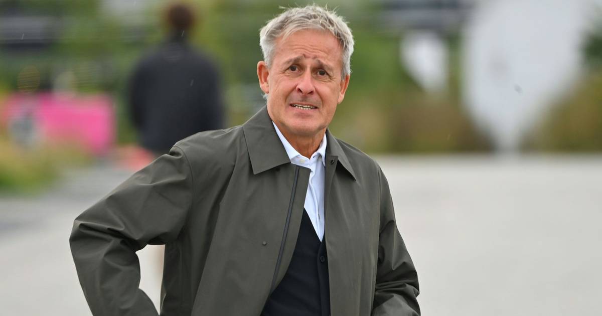 Littbarski criticizes pompous World Cup draw: | 