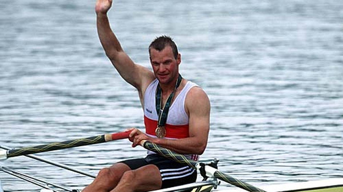 Seine beste Zeit erlebt Ruderer Thomas Lange zwischen 1987 und 1996. Im Einer holt der Mann aus der Lutherstadt Eisleben zweimal Olympiagold (1988 und 1992) sowie Bronze in Atlanta - somit sorgt er also für den totalen Triumph sowohl für die DDR als auch für die Bundesrepublik