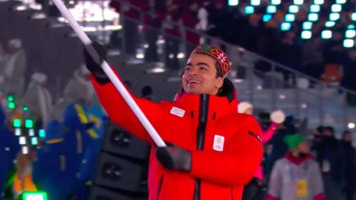 Ein echter Exot der Spiele von Pyeongchang ist Shiva Keshavan. Er trägt bei der Eröffnungsfeier die Fahne der indischen Delegation