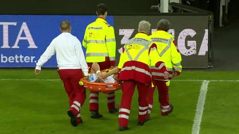 Ulm-Kapitän Jo Reichert verletzt sich am 1. Spieltag der 3. Liga mutmaßlich schwer am Knie. Teamkollege Christian Ortag ist sichtlich angefasst, als er über die entsprechende Szene spricht.