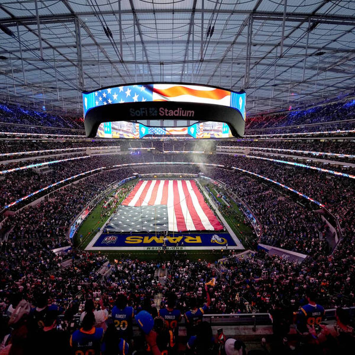 Ein 18-jähriger US-Amerikaner will den Super Bowl von Sonntag auf Samstag verschieben. Dafür startet er sogar eine Petition.