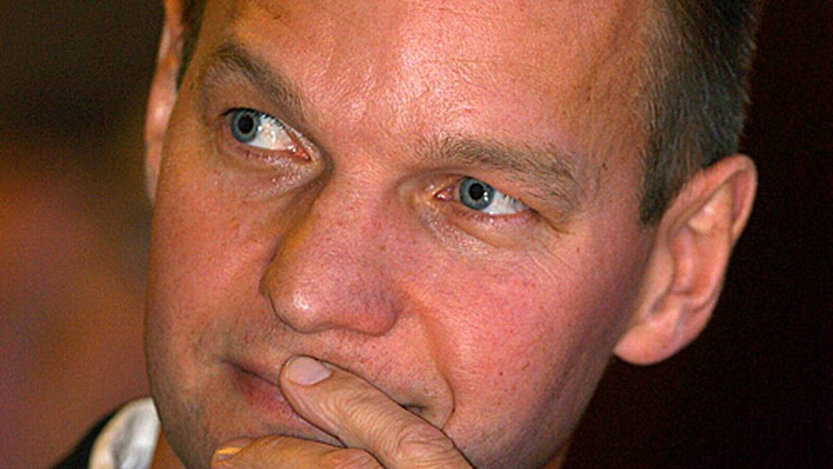 1988 erhält Lange den Stern der Völkerfreundschaft in Gold, neun Jahre später wird er vom Weltruderverband FISA gar mit der höchsten Auszeichnung im Rudersport, der Thomas-Keller-Medaille, gewürdigt. Heute arbeitet Lange als promovierter Chirurg in Ratzeburg und hat zwei Söhne. Gelegentlich ist Lange noch auf Masters-Regatten aktiv