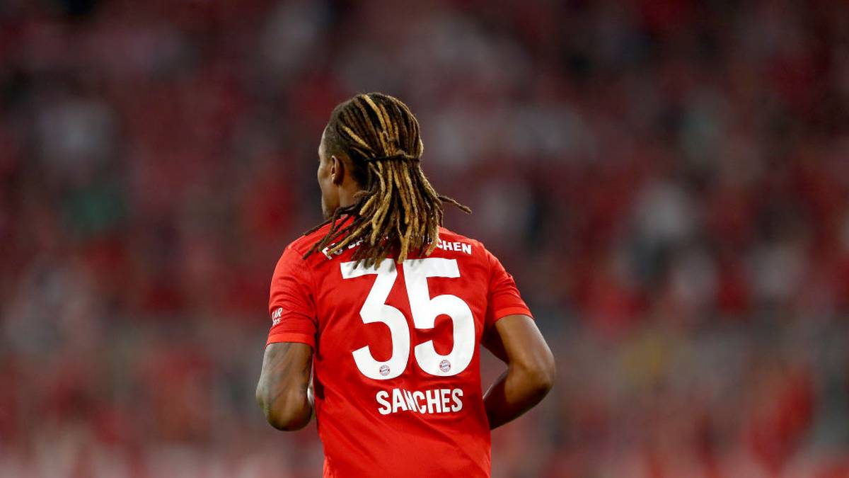 FC BAYERN MÜNCHEN: Mit Philippe Coutinho und Ivan Perisic wurden die ersehnten Verstärkungen für die Offensive gefunden, dazu mit Michael Cuisance ein talentierter Mittelfeldmann verpflichtet. Doch durch den Abgang von Renato Sanches (Bild) könnte sich im Mittelfeld noch etwas tun