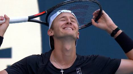 In der dritten Runde der Miami Open gelingt dem US-Amerikaner Sebastian Korda 29 Jahre nach seinem Vater das Kunststück, die aktuelle Nummer eins der Weltrangliste zu schlagen.