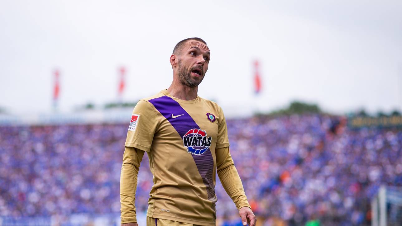 Aue mit Tiffert beim KSC