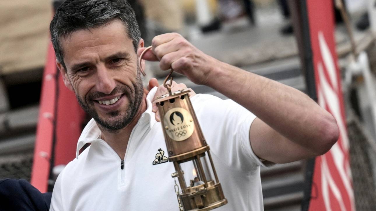 Olympisches Feuer sticht in See