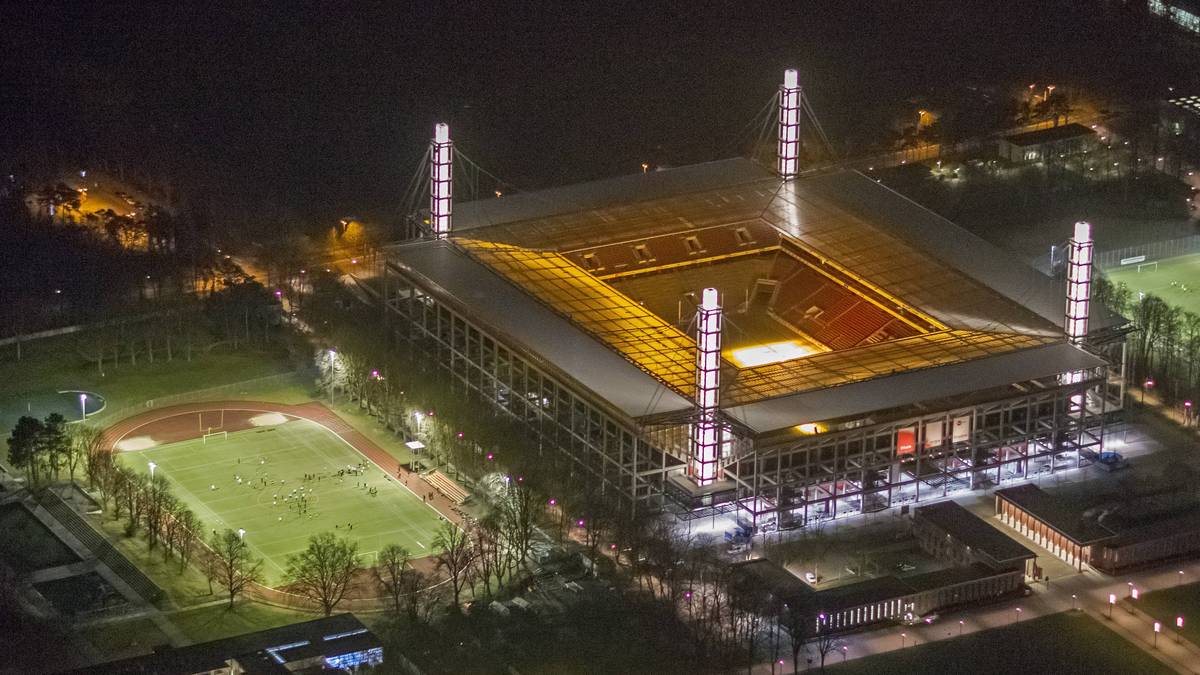 Das Müngersdorfer Stadion war ein Projekt für die WM 1974, wurde aber nicht rechtzeitig fertig. So sah das große Oval "nur" die EM 1988. Nach der Jahrtausendwende entstand das RheinEnergieStadion als reine Fußball-Arena, vier Vorrundenspiele und ein Achtelfinale fanden dort während des WM-Sommermärchens 2006 statt