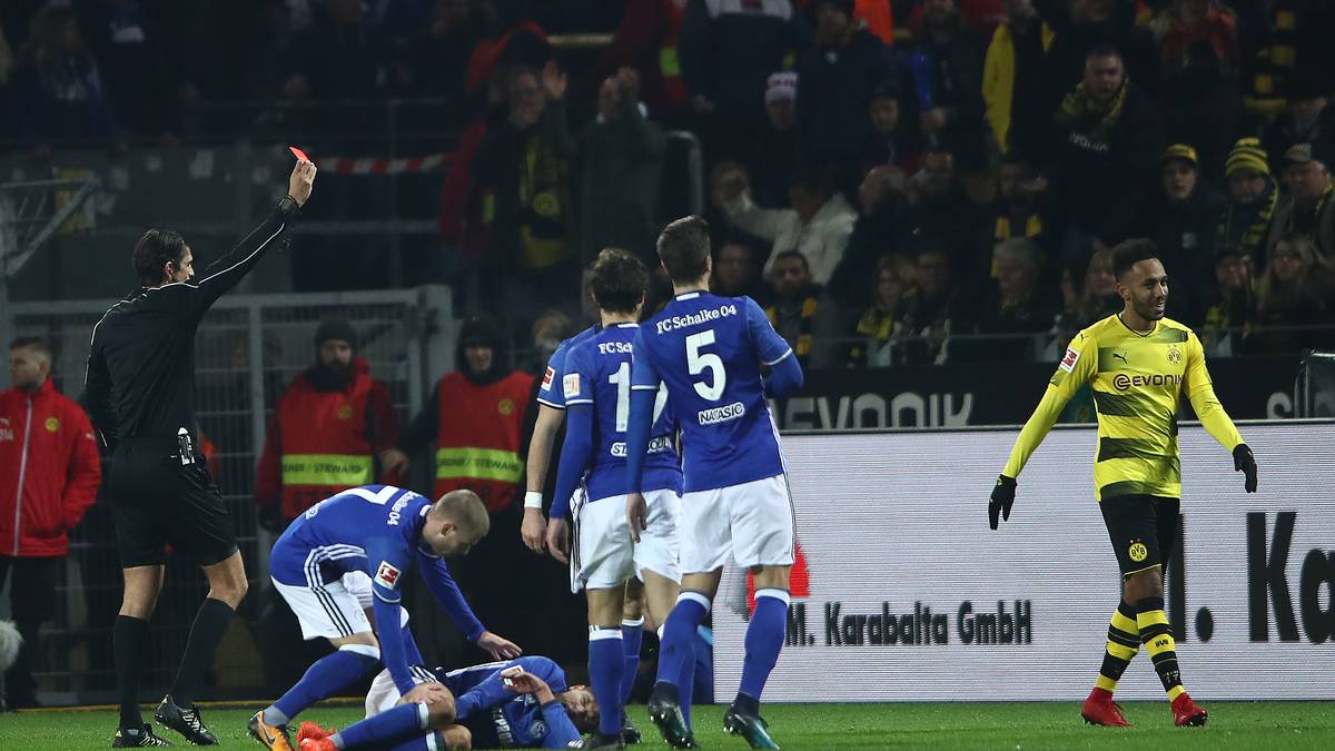 PIERRE-EMERICK AUBAMEYANG (r.): Schien verstanden zu haben, was auf dem Spiel steht. Zwei Vorlagen und ein eigener Treffer sprechen Bände. Dann gelbverwarnt mit unnötiger Aktion gegen Harit (72.) und Platzverweis. Ein Bärendienst für die verunsicherte Mannschaft. "Es ist Schwachsinn, sich da Gelb-Rot abzuholen", kritisierte Weidenfeller. - SPORT1-Note: 5