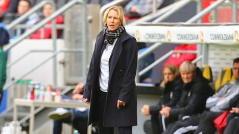 AACHEN, GERMANY - OCTOBER 05: Manager Martina Voss-Tecklenburg of Germany looks on during the UEFA Women's European Championship 2021 qualifier match between Germany and Ukraine at Tivoli Stadium on October 05, 2019 in Aachen, Germany. (Photo by Juergen Schwarz/Bongarts/Getty Images)