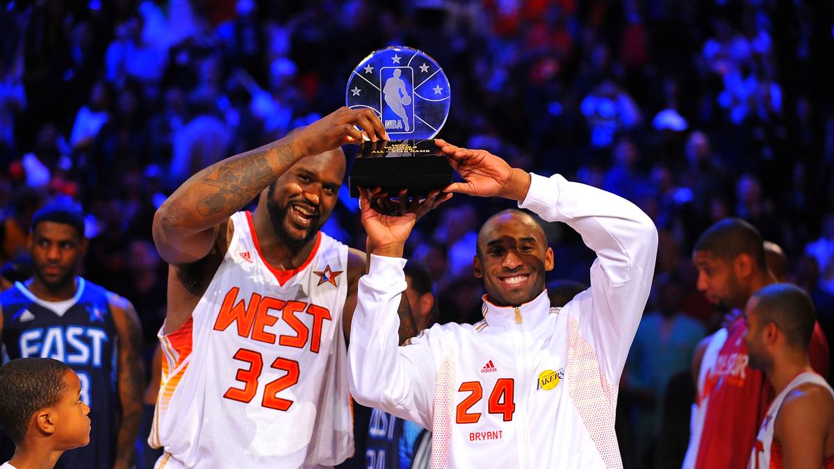 Auf dem Parkett zeigt Shaq in Phoenix 2009 noch einmal seine alte Klasse und versöhnt sich sogar mit Erzfeind Kobe Bryant. Beide gewinnen zusammen den MVP-Titel