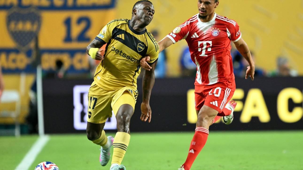 Leroy Sané (r.) steht mit den Bayern im Achtelfinale