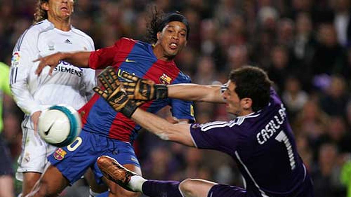 ..., um dort angelangt Torwart Iker Casillas einzuschenken. Der Brasilianer erzielt so zwei der drei Tore beim 3:0 in der Hauptstadt