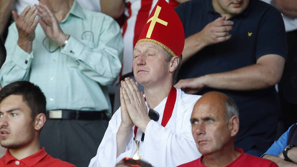 Beten gehört bei den Fans von Sunderland dazu