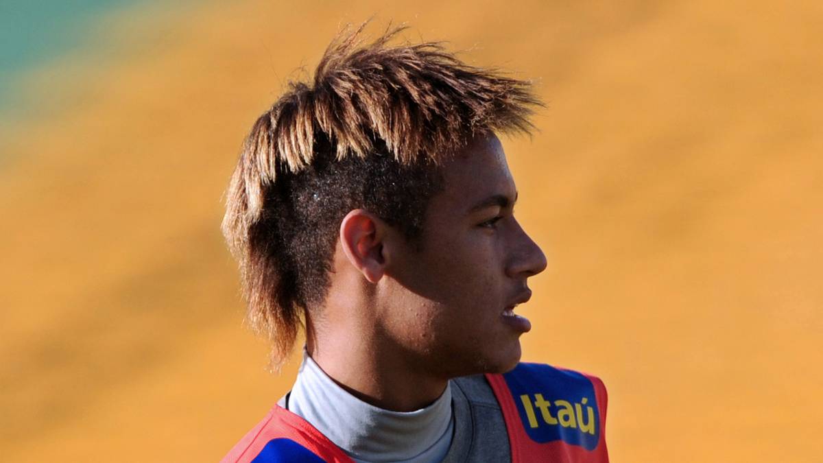 Im Juli 2011 zaubert ihm sein Stylist einen blondierten Mopp aufs edle Haupt - und die Massen in der brasilianischen Heimat sind begeistert