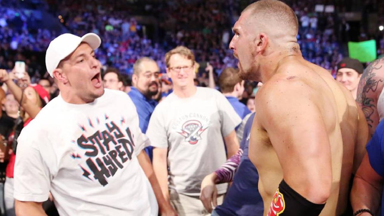 SmackDown: Gronk mit Bier-Attacke