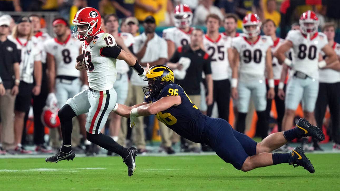 Julius Welschof (r.) auf der Jagd nach Bulldogs-Quarterback Stetson Bennett 