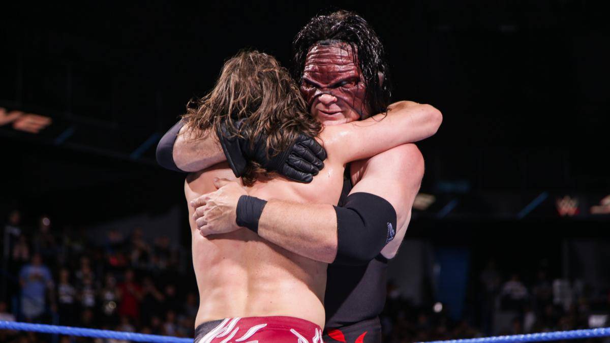 "Hug it out!" Kane (r.) und Daniel Bryan umarmten sich - "Team Hell No" ist zurück