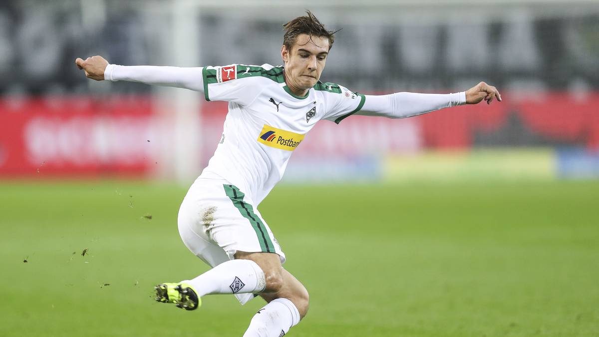 FLORIAN NEUHAUS (bis 81.): Gab nach einer guten halben Stunde den ersten, jedoch harmlosen Gladbacher Torschuss ab. Ihm gelang es ansonsten zu selten, im Gladbacher Umschaltspiel Akzente zu setzen   SPORT1-Note: 4