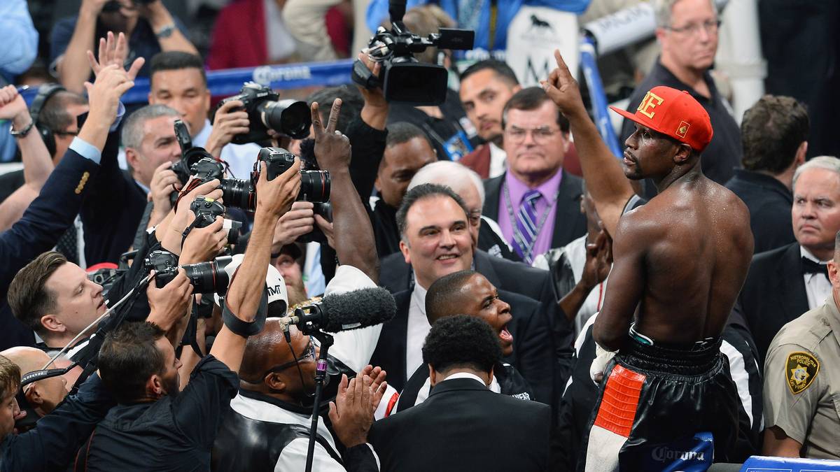 2014 kommt nach einem Sieg über Marcos Maidana noch der WBA-Weltergewichtstitel hinzu