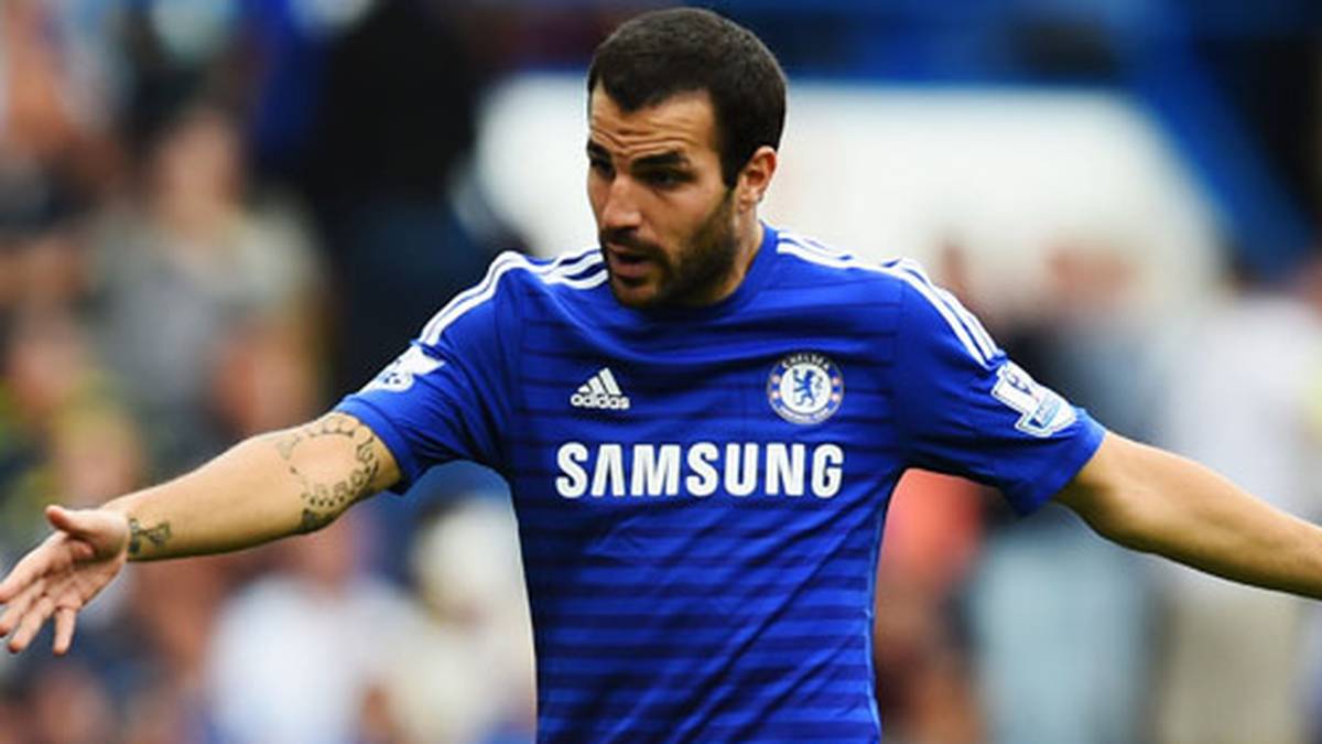 CESC FABREGAS: Fabregas ist dem FC Arsenal früh sehr viel Wert. Für den beim FC Barcelona groß gewordenen Mittelfeldspieler legen die Londoner 2003 3,2 Millionen Euro hin. Fabregas zieht es zwischenzeitlich wieder zurück nach Barcelona, im Sommer 2014 kehrt er dann wiederum nach London zurück, allerdings zu Arsenals Rivale FC Chelsea. 