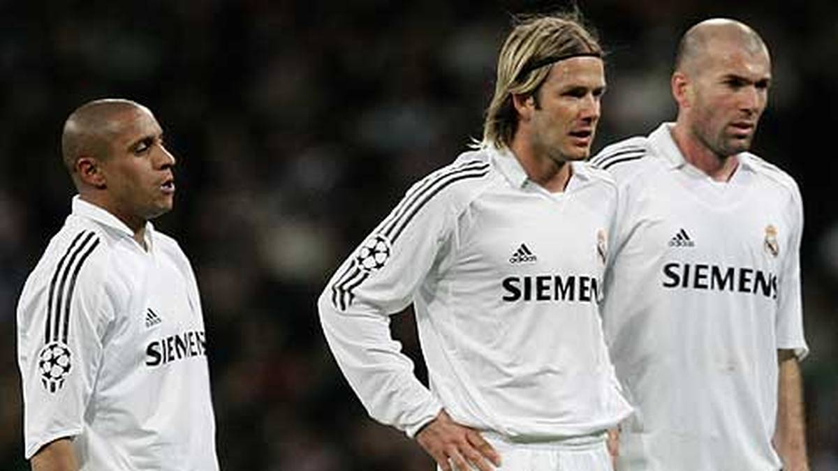 Anfang des Jahrtausends prägen die damals sogenannten Galaktischen Real und den Clasico. Neben Roberto Carlos, David Beckham und Zinedine Zidane (v.l.n.r., hier 2006) gehören Figo, Raul und Ronaldo zu den fantastischen Sechs