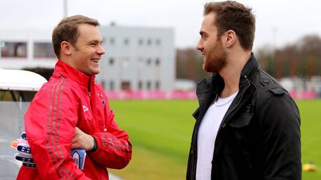 Manuel Neuer (l.) ist Weltmeister, Andreas Wolff Europameister