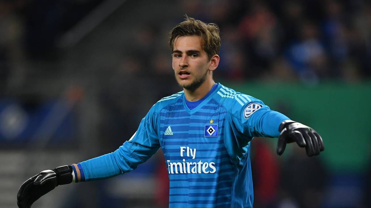 JULIAN POLLERSBECK: Der Keeper zeigte bei den Hanseaten teilweise starke Leistungen und blieb in zwölf von 31 Spielen ohne Gegentor. Doch ob sich der einstige U21-Keeper noch ein weiteres Jahr in der zweiten Liga antut, scheint fraglich