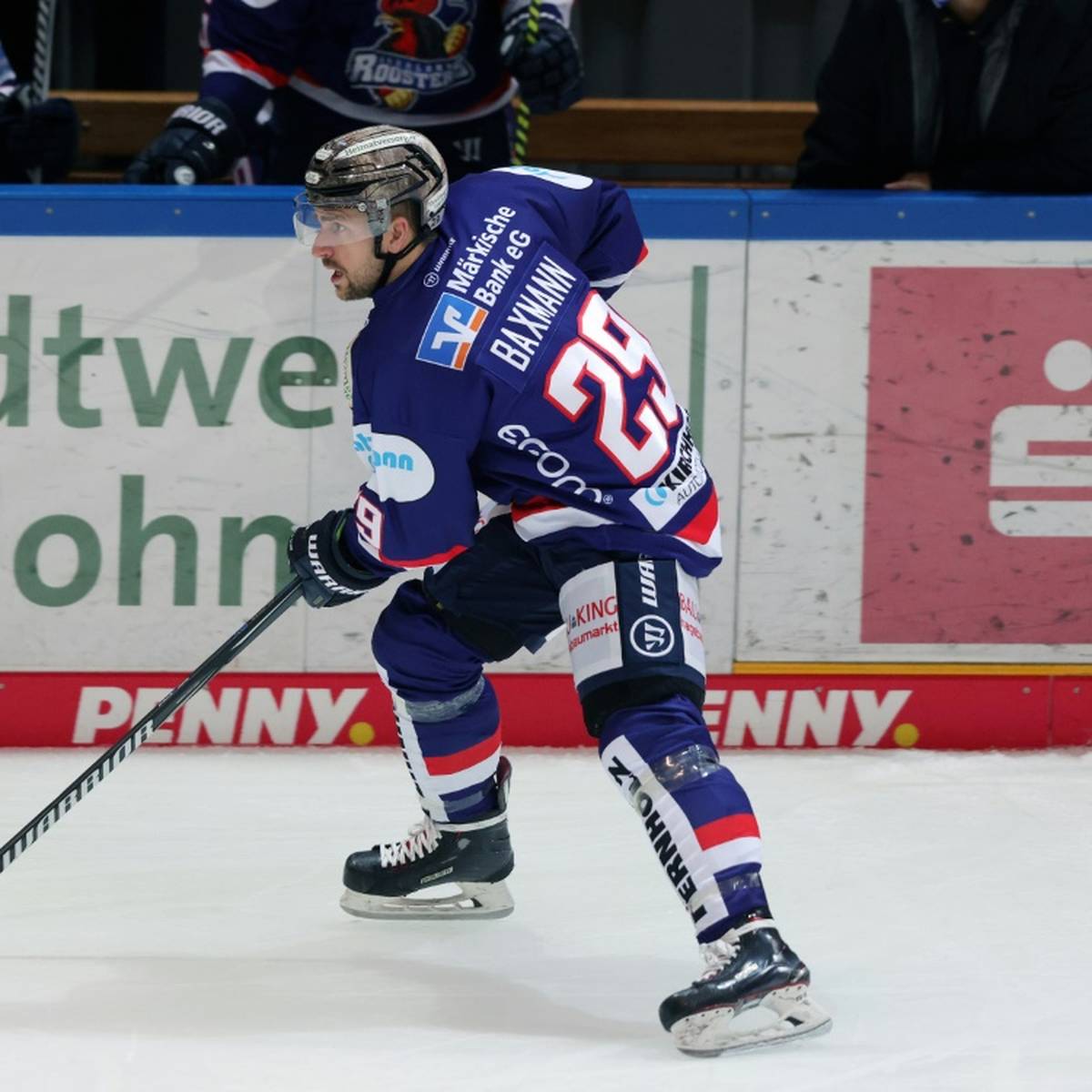 Eishockey-Profi Jens Baxmann muss seine erfolgreiche Karriere wegen einer Augenverletzung beenden.
