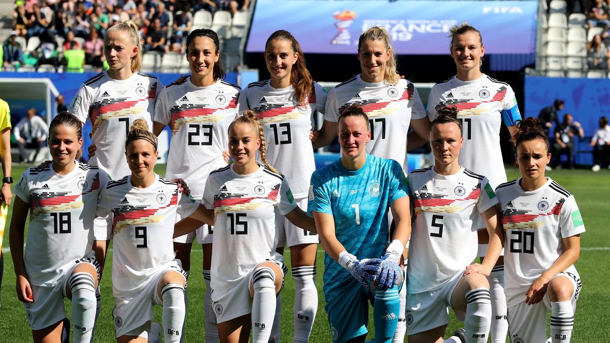 Die deutsche Frauen-Nationalmannschaft zeigt beim 3:0 gegen robuste Nigerianerinnen eine sehr konzentrierte und effektive Leistung. Durch den Sieg stehen die DFB-Frauen im Viertelfinale der Weltmeisterschaft. Die SPORT1-Einzelkritik.