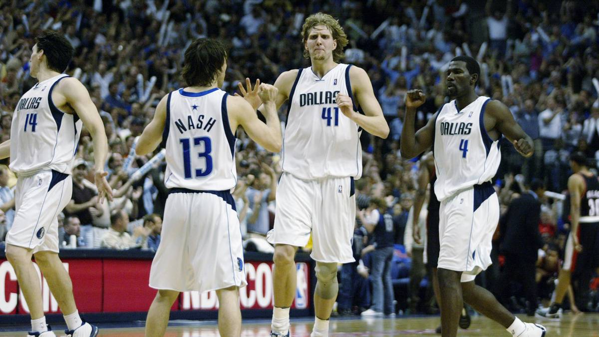 TEAMPLAYER: Nowitzki hatte während seiner Laufbahn unglaubliche 199 Teamkollegen - ebenfalls ein NBA-Rekord. Was fast noch unglaublicher ist: Von diesen 199 ehemaligen Mitspielern spricht bis heute nicht einer schlecht über Nowitzki. Darum wird er von vielen anderen NBA-Superstars sicher beneidet