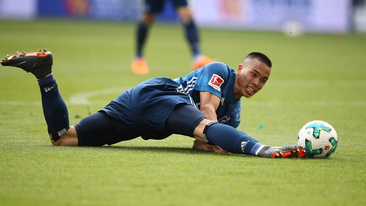 ZUGÄNGE - BOBBY WOOD: Der Angreifer kehrt nach seiner Leihe zu Hannover 96 zurück und ist mit rund 3,5 Millionen Euro ein echter Großverdiener. Daher wird der HSV händeringend einen Abnehmer für den amerikanischen Stürmer suchen