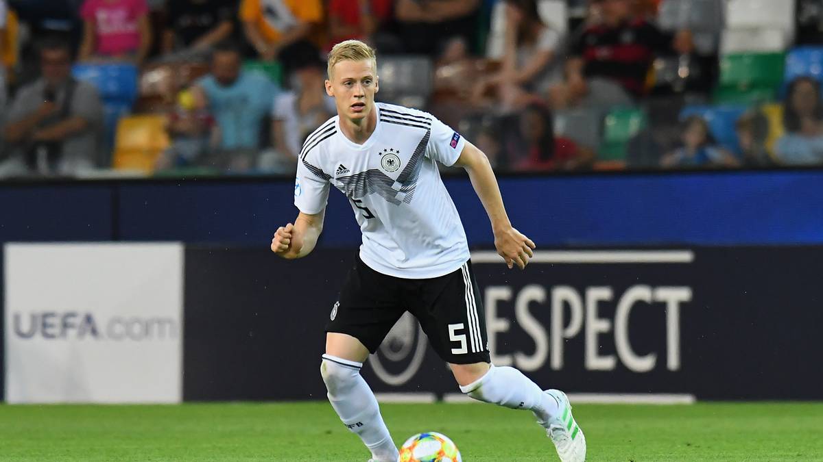 TIMO BAUMGARTL: Rückte vor dem frühen Gegentor etwas zu ungestüm aus der Viererkette heraus und machte so den Raum für Torschütze Fabián Ruiz auf. Ansonsten deutlich verbessert, sicher im Spielaufbau. SPORT1-Note: 4