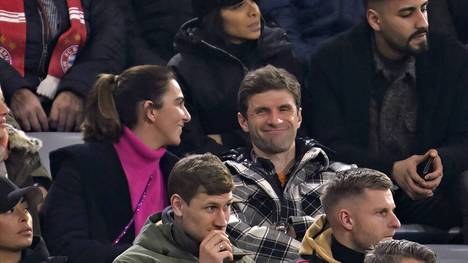 Über ein Monat liegt das WM-Vorrunden-Aus der deutschen Nationalmannschaft nun zurück. Jetzt berichtet Thomas Müller wie er damit zurück in Deutschland umgegangen ist.