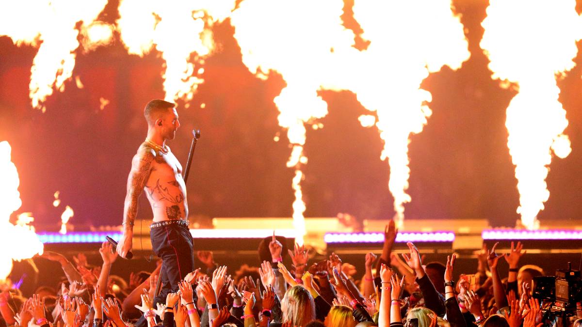 Frontmann Adam Levine und Maroon 5 lassen sich nicht lumpen