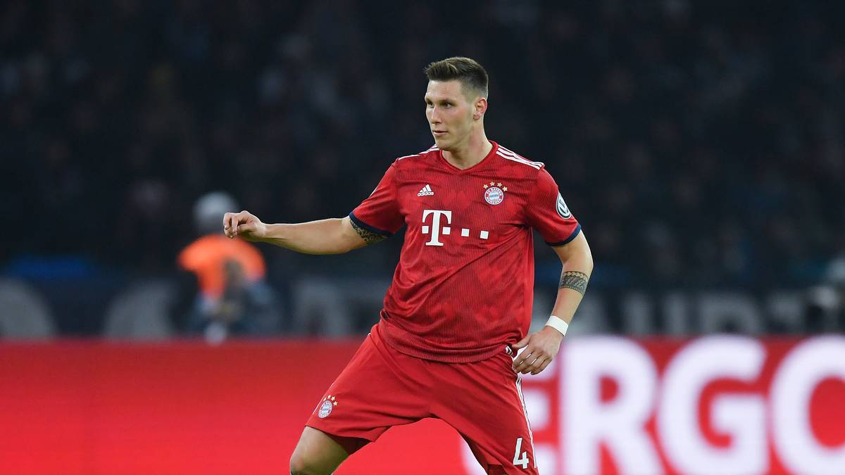 NUMMER 4: Niklas Süle seit Saison 2017/2018. Seine Nummer trug in der Vergangenheit schon bekannte Spieler wie der Brasilianer Dante (2012 bis 2016), Thomas Strunz (1995/1996) und auch Bayerns einstiger Publikumsliebling Samuel Kuffour (1994 bis 2005)