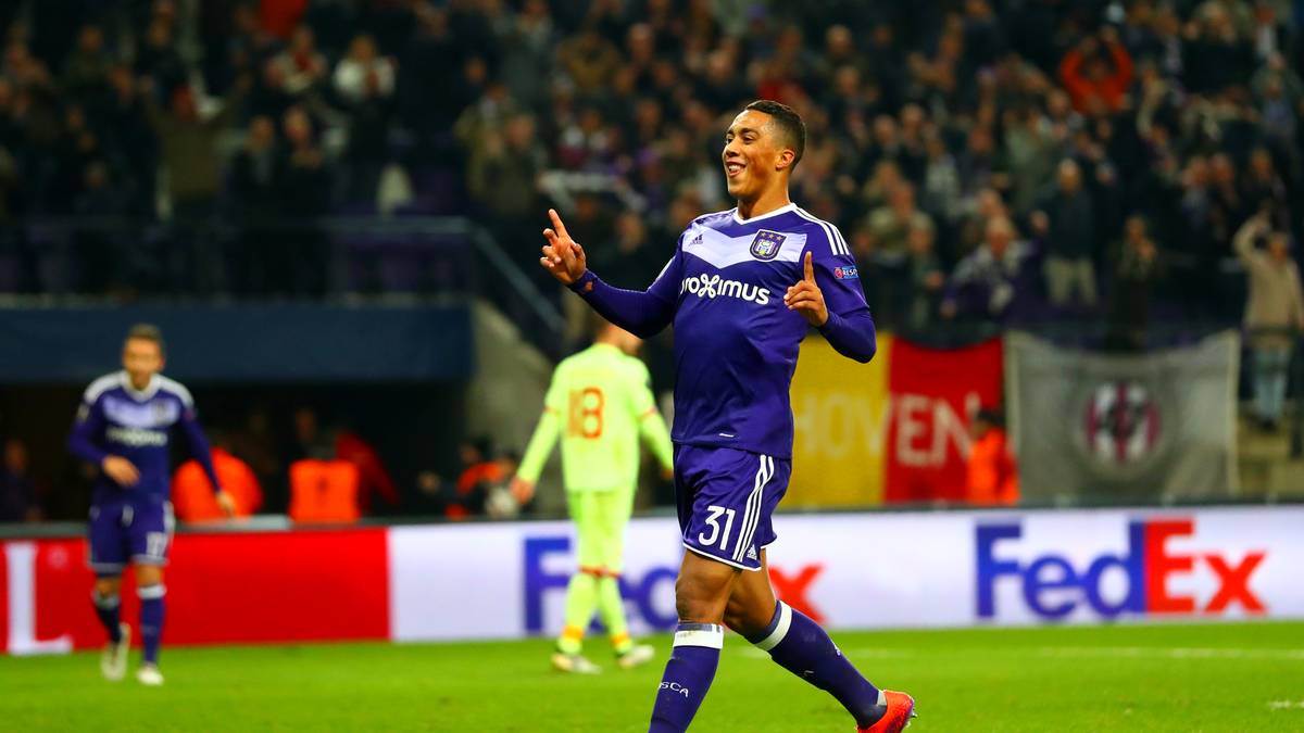 ... und feiert als Pistolero. Doch damit nicht genug...