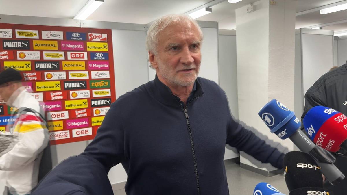 Nach der Niederlage in Österreich äußert sich Rudi Völler zu den jüngsten Misserfolgen der deutschen Nationalmannschaft - und reagiert sichtlich angefasst auf die Reporterfragen.