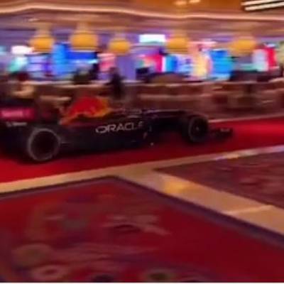 Vollspeed durchs Casino! Irre Red-Bull-Show in Las Vegas