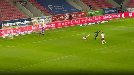 Rot-Weiss Essen schlägt am Freitagabend Jahn Regensburg - und setzt in der Nachspielzeit ein fulminantes Schlusszeichen. 