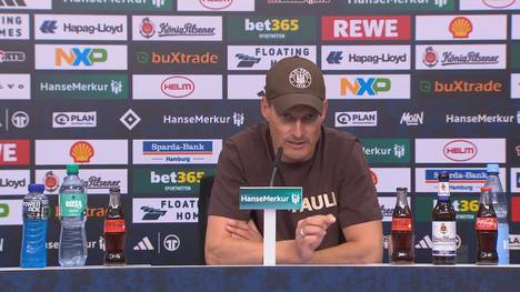 St. Paulis Trainer Alexander Blessin spricht nach dem Derbysieg des FC St. Pauli über die Standardvariante, die zum 1:0 führte. Der Coach verrät, wie sie eigentlich geplant war.