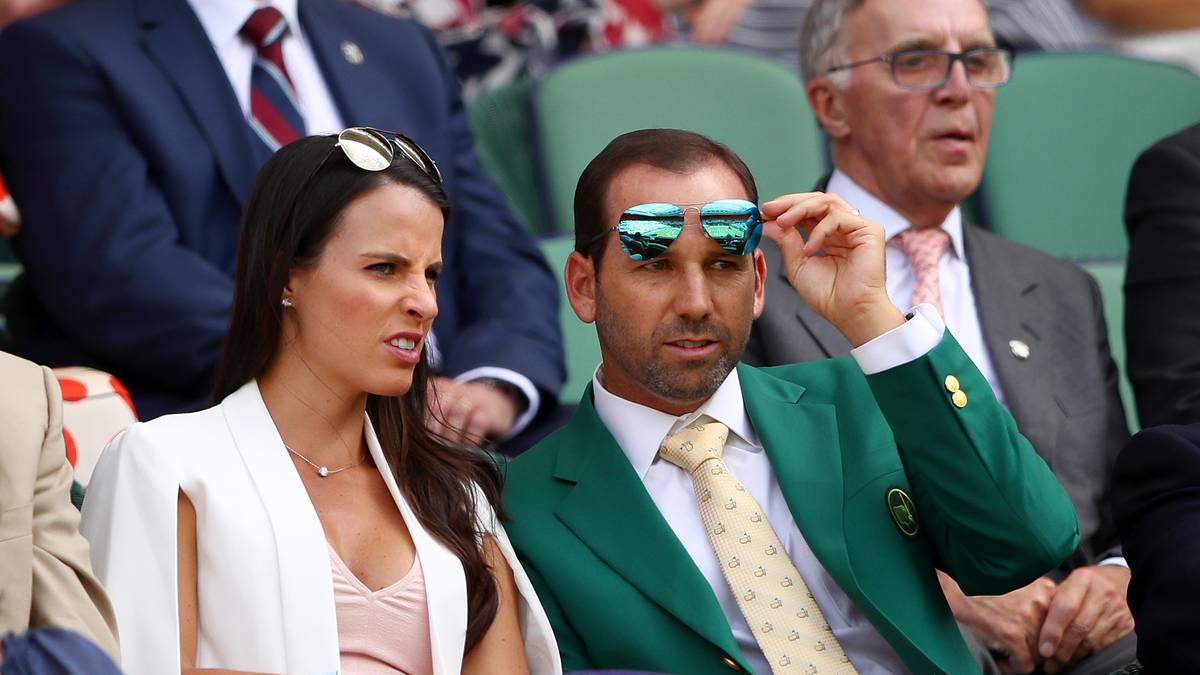 Auch Golf-Star Sergio Garcia gibt sich die Ehre und verfolgt seinen Landsmann Rafael Nadal. Das grüne Jacket soll wohl daran erinnern, dass er Sieger des US-Masters ist