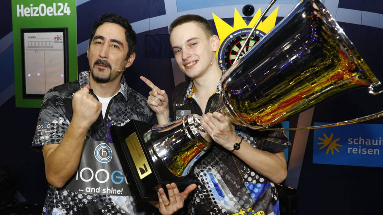 Eko Fresh (li.) und Ricardo Pietreczko (re.) siegten bei der letzten Ausgabe der Promi-Darts-WM