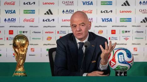Ein Schiedsrichter aus Somalia bekommt kein US-Visum und kann so bei der WM nicht pfeifen. Jetzt bezieht FIFA-Präsident Gianni Infantino Stellung zu dem Thema.