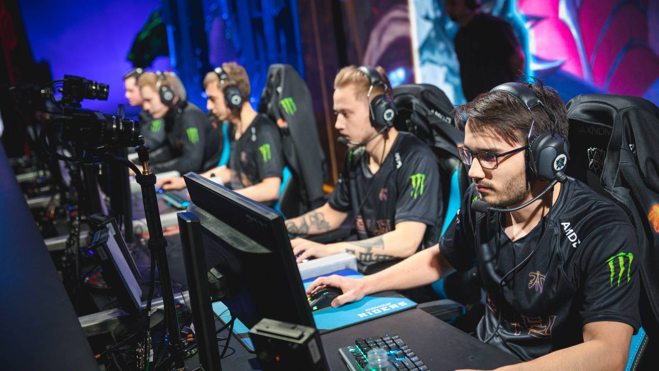 Fnatic besiegt im ersten Match die Konkurrenz aus den Staaten 100 Thieves mühelos