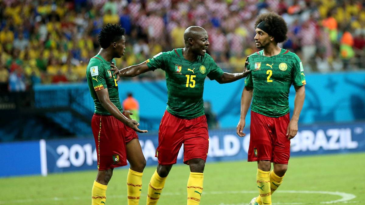 Das Eingreifen von Pierre Webo verhinderte eine weitere Eskalation. "Ich hasse es, das zu sehen", sagte der deutsche Trainer Volker Finke anschließend: "Das ist nicht das Bild von Kamerun, das wir zeigen wollen"
